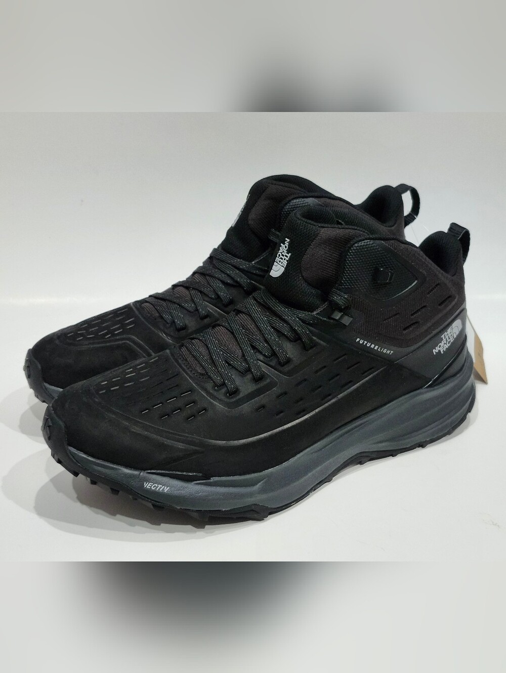 The North Face Vectiv Exploris 2 Mid Futurelight Size 14 Men's Black Leather NWT